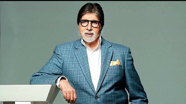 amitabh bachchan emotional after seeing girl selling roses on traffic signal