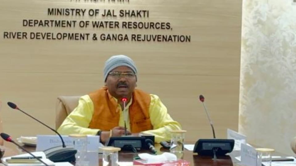 Union Minister Bisheswar Tudu said Officers appointed through UPSC are dacoits