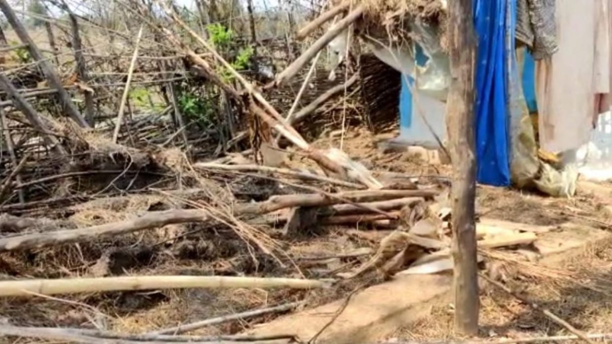 chhattisgarh weather; houses roofs were blown away due to strong storm with rain in Kabirdham