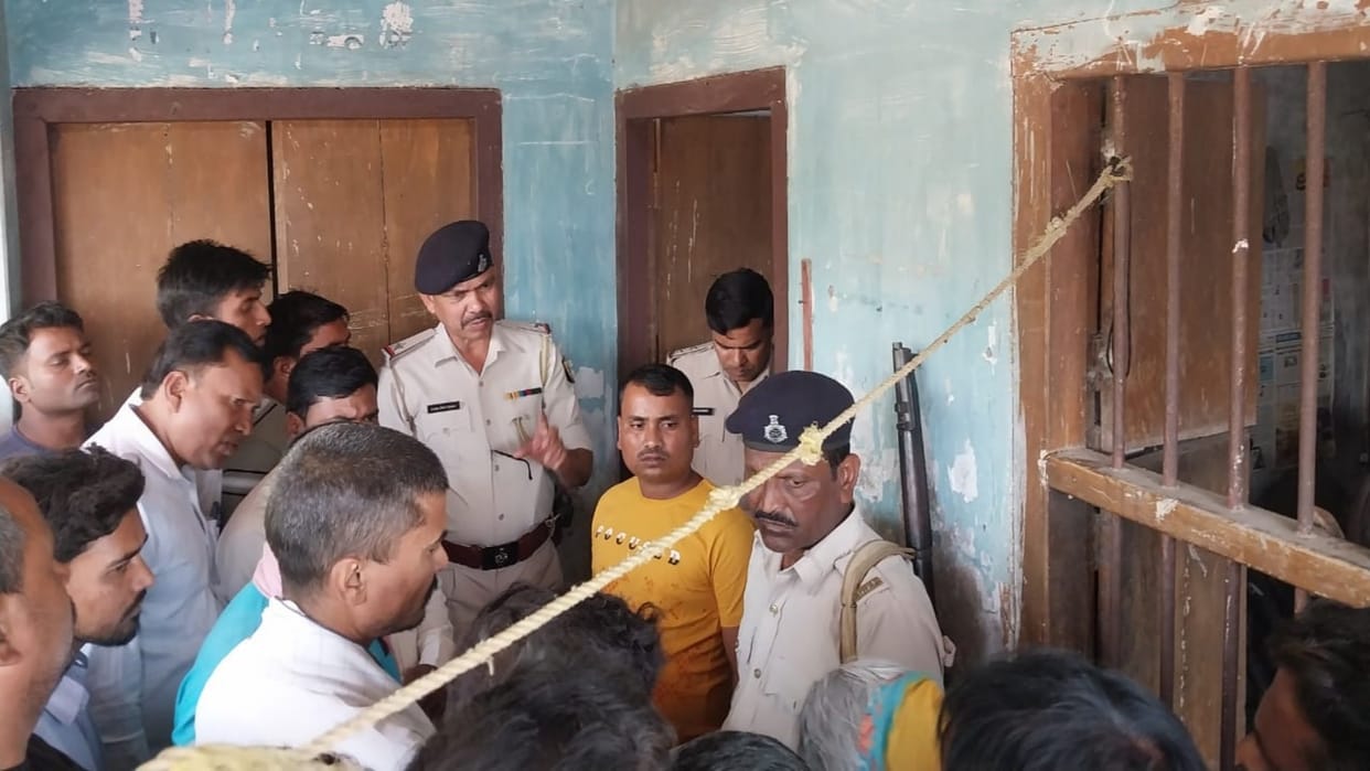 Dead body of youth found near Durga temple in Supaul, suspected of killing with sharp weapon