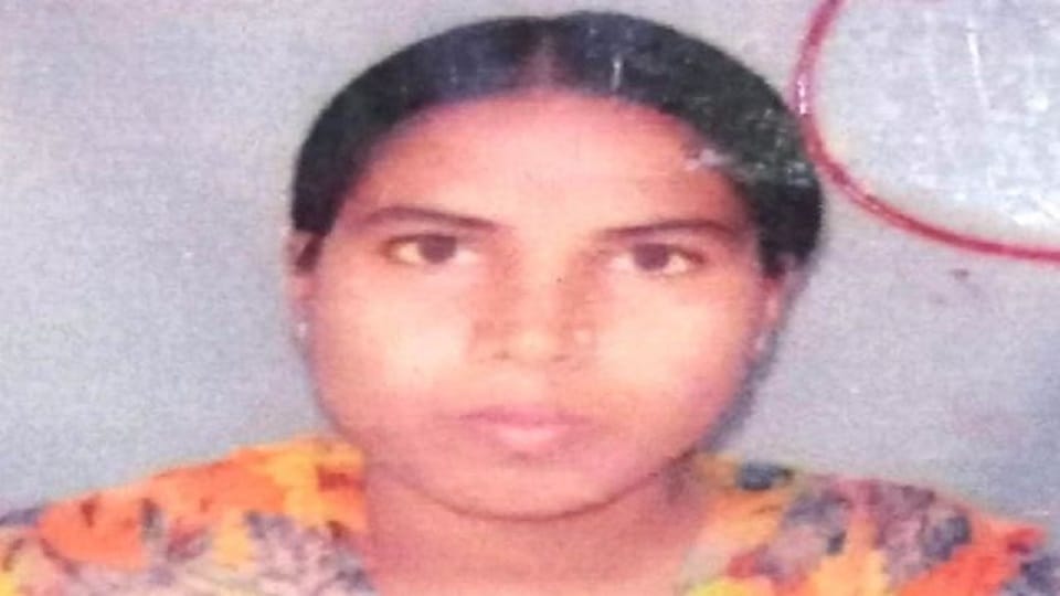 Married woman murdered and burnt dead body at night in Bareilly