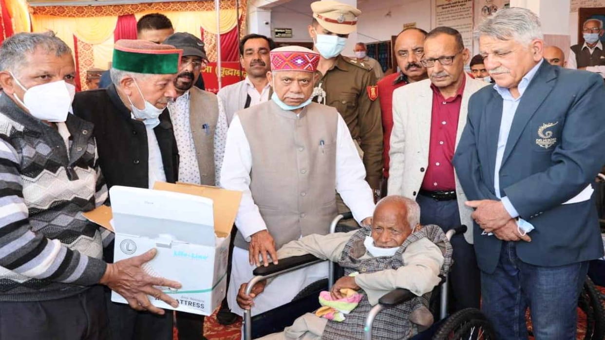 Governor Shiv Pratap Shukla said - There is no godly work greater than service to humanity