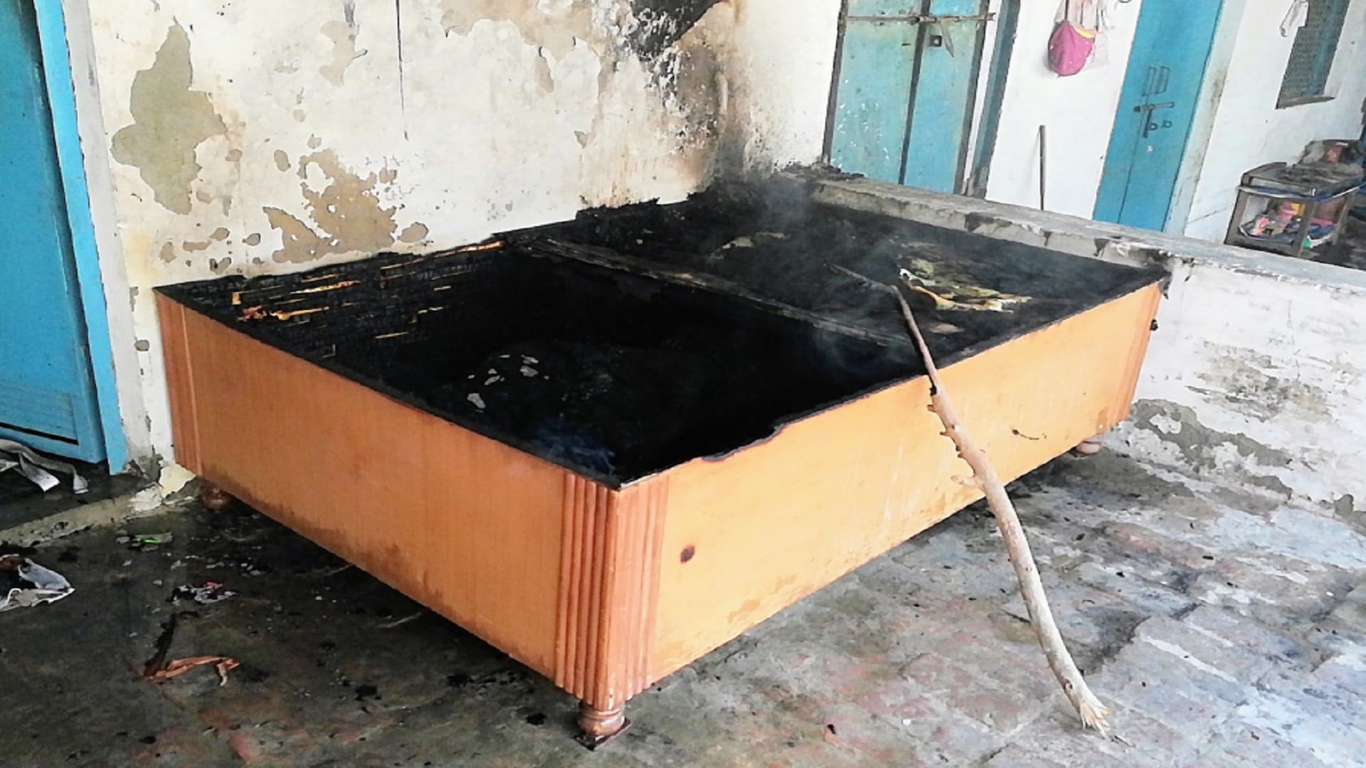 Meerut Crime: houses and tractors of a community were set on fire after the murder of Vishu in Palda village