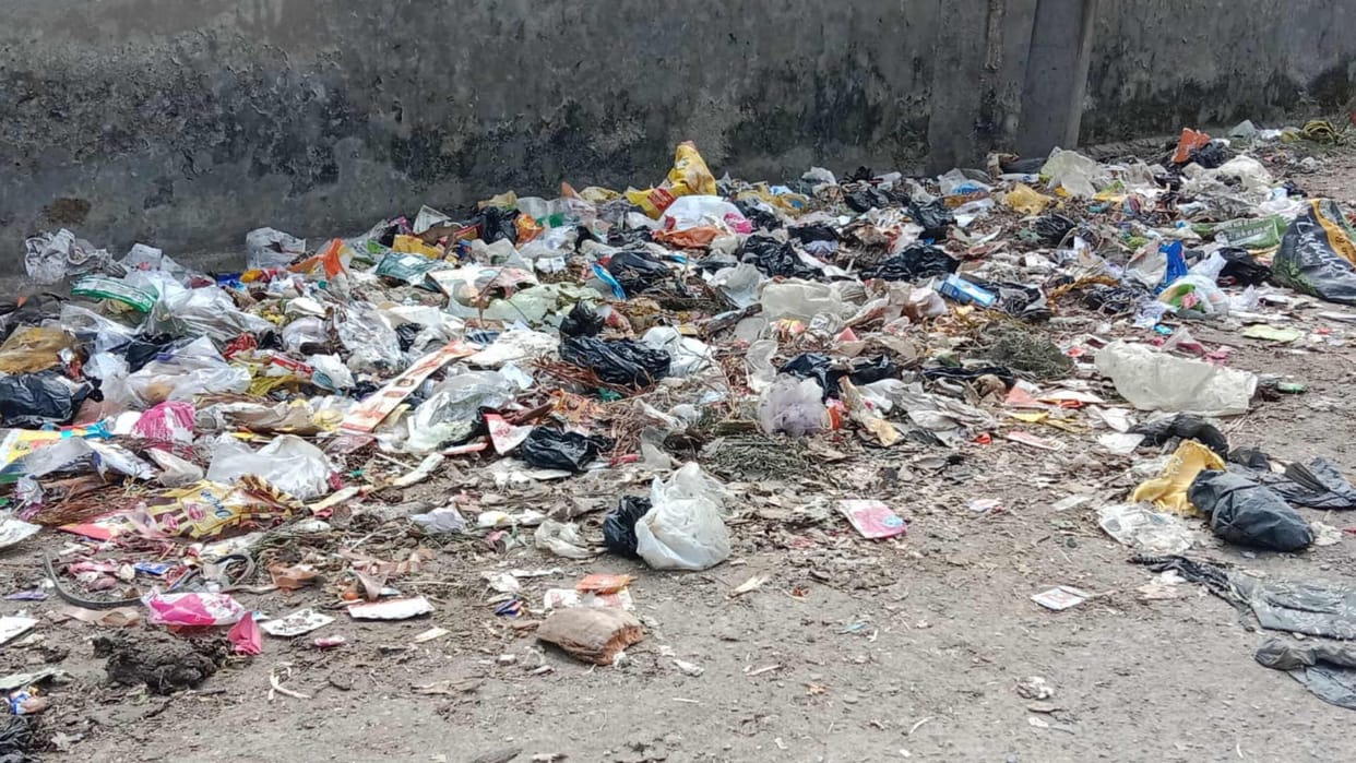 Heaps of problems in Padri Bazar area gorakhpur