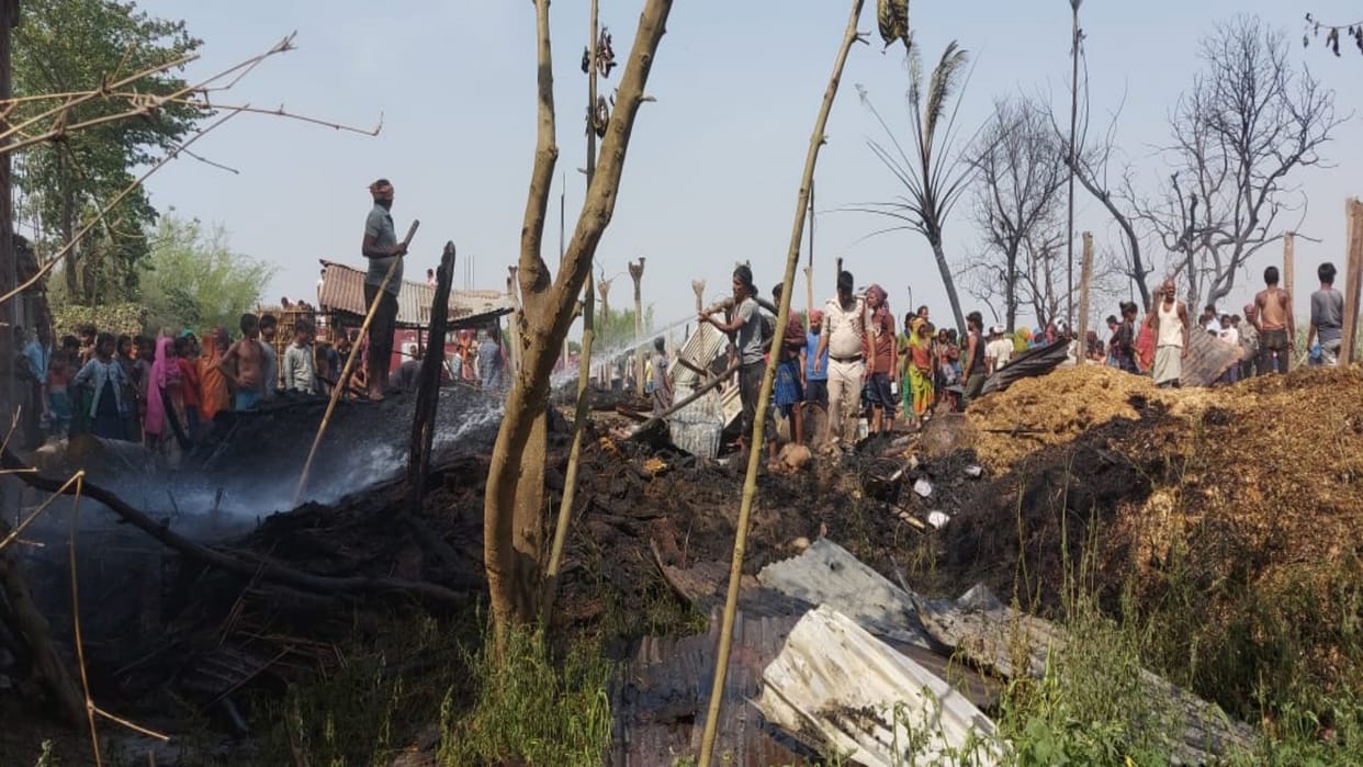 Ten houses burnt due to fire at two different places in Triveniganj of Supaul