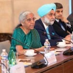 अमेरिका दौरे पर एक बैठक के दौरान वित्त मंत्री निर्मला सीतारमण व अन्य।