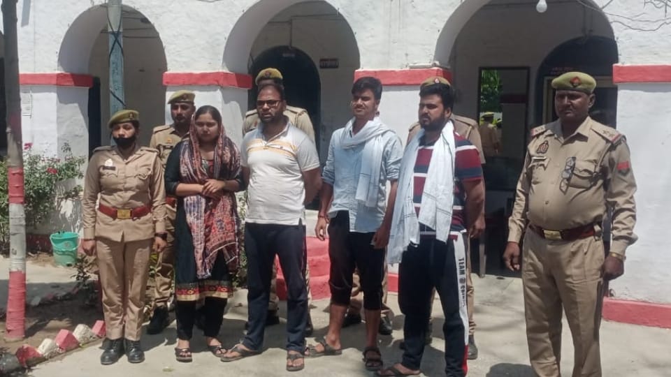 police arrested four accused including district panchayat member on charges of kidnapping in Bareilly
