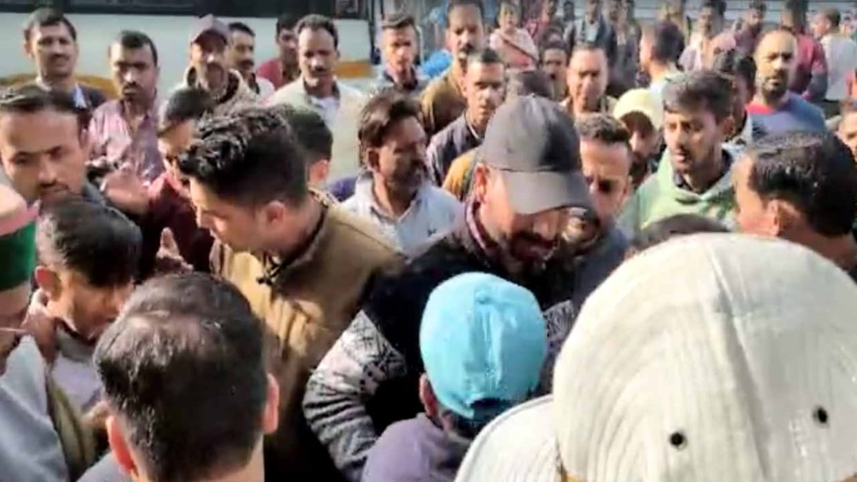 HRTC and private bus drivers and operators fight over time table
