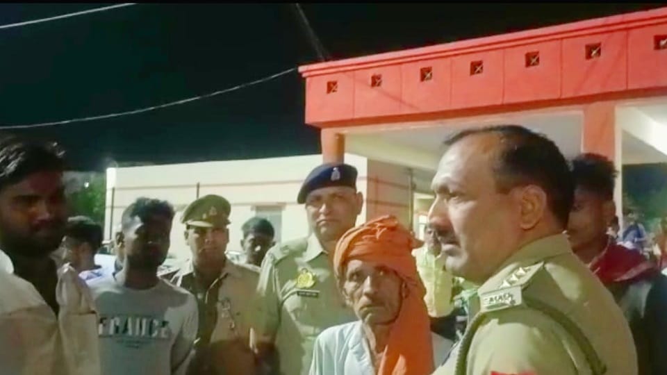 Controversy with son over buffalo going to farm in Sant Kabir Nagar