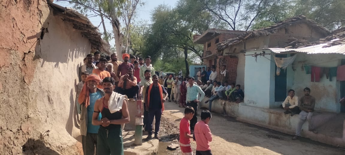 Old man killed in land dispute in Hamirpur, younger daughter in law was also injured in saving, stabbed on the