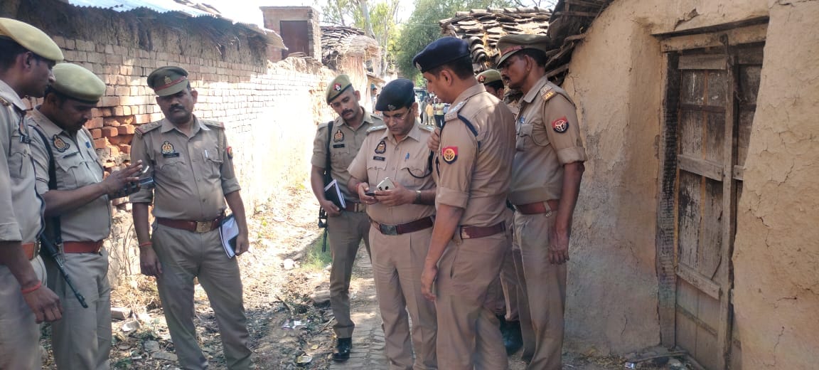 Old man killed in land dispute in Hamirpur, younger daughter in law was also injured in saving, stabbed on the