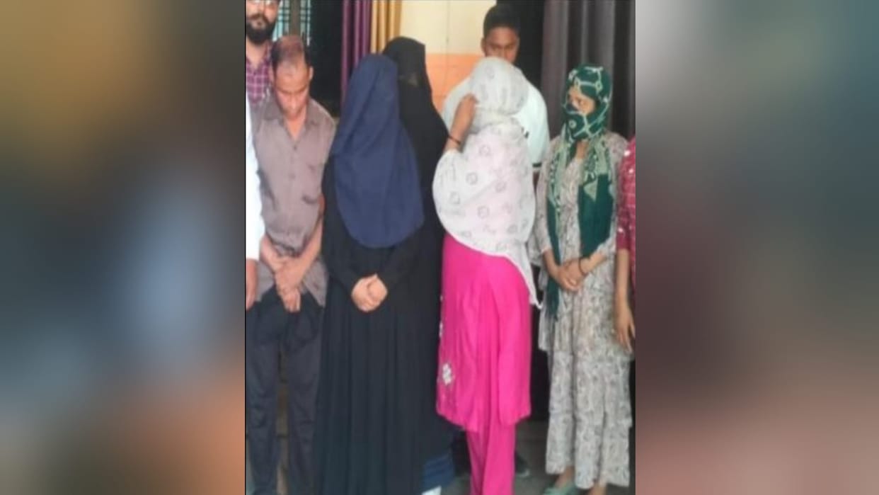 Meerut News: Police have arrested nine people including five women after raid in Hotel
