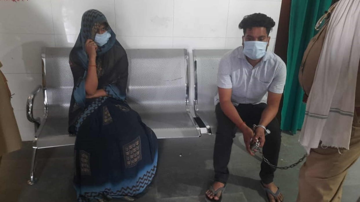 Police caught woman after killed husband with lover in Gorakhpur