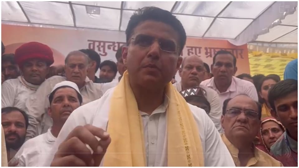 Sachin Pilot Protest Live Updates Rajasthan Congress Political Crisis CM Ashok Gehlot News in Hindi