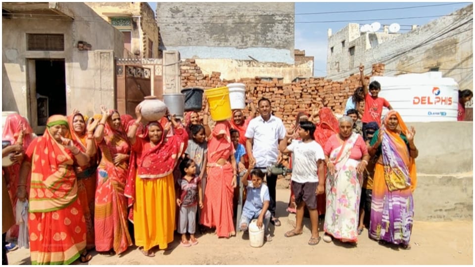Women protest against water supply department regarding water problem Pilani in Jhunjhunu