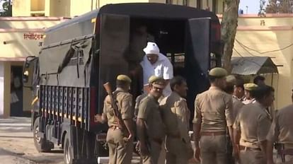 Atique Ahmed: माफिया अतीक ने उमेश पाल हत्या पर साध ली चुप्पी, बोला- मुझे साजिश का कुछ पता नहीं Atiq Ahmeds outburst of pain, Said I am being mixed in the soil, I am ruined, kept silence on Umesh Pal murder