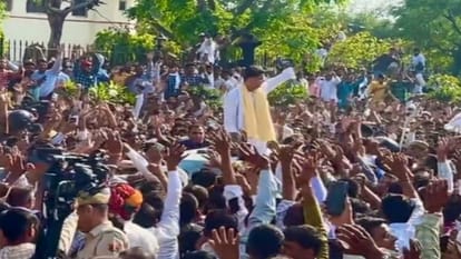 Rajasthan Political: सचिन पायलट पहुंचे दिल्ली, कांग्रेस हाईकमान खफा, PC में लगाए आरोपों और अनशन पर नाराजगी Rajasthan Political Former Deputy CM Sachin Pilot reached Delhi Congress high command upset