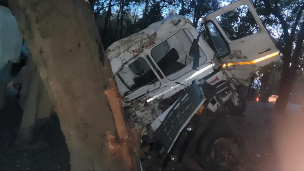 Accident In Dehradun prem nagar Dumper lost control and collided with a roadside tree
