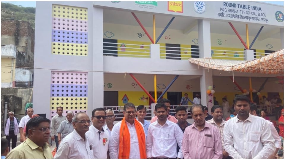 BJP Satish Poonia inaugurated the newly constructed class room in Primary School Amer Jaipur