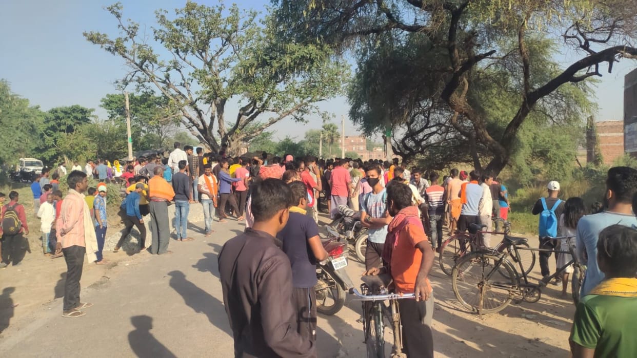Class 7 student going to school dies after crushed by speeding tractor in Arrah, family members set arson