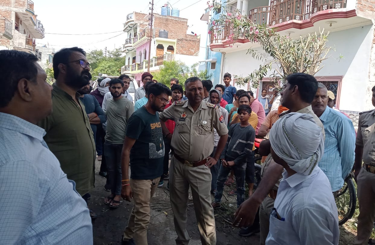 High speed car and bike collision in Kanpur Dehat, private hospital manager crushed to death