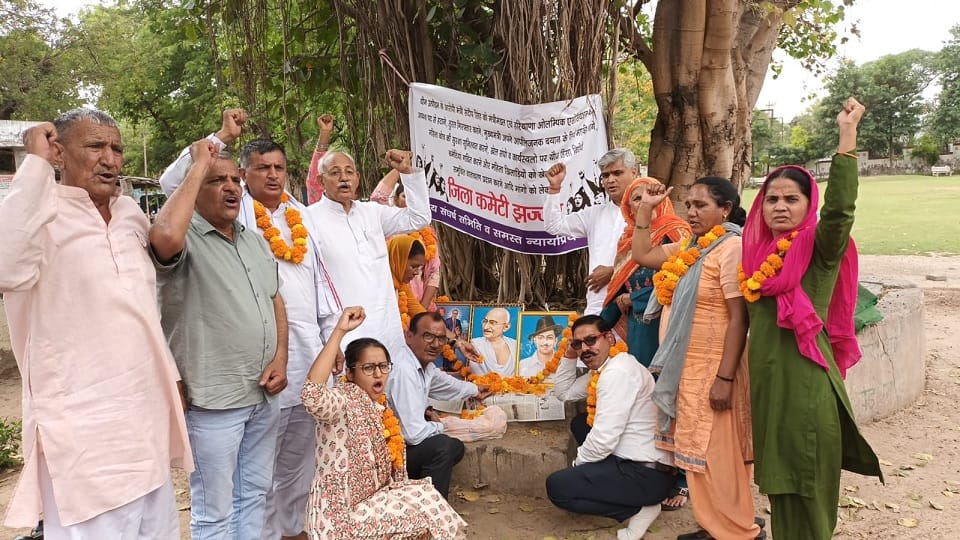 father of Female coach reached hunger strike of Justice Sangharsh Samiti in Jhajjar