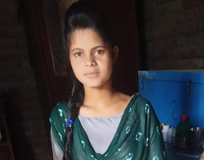 Brother and sister hanged from the hook of the fan by closing the door, no suicide note found, police engaged