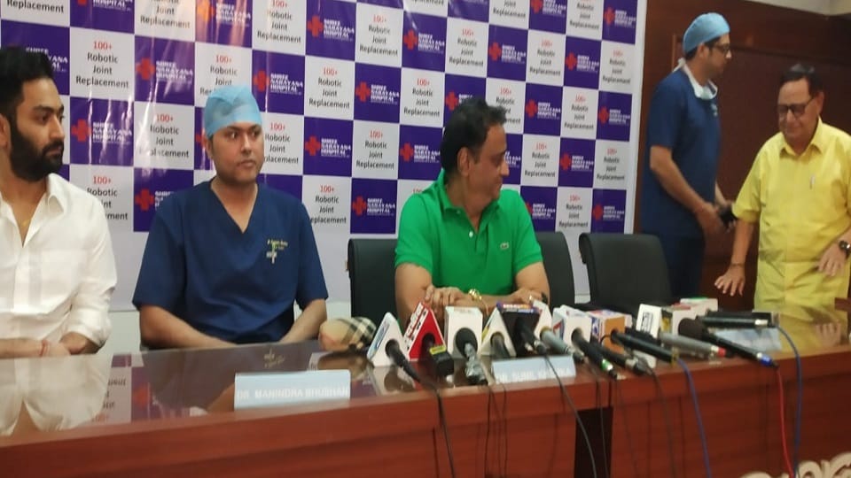 Robotic knee replacement surgery done at Shree Narayan Hospital in Raipur