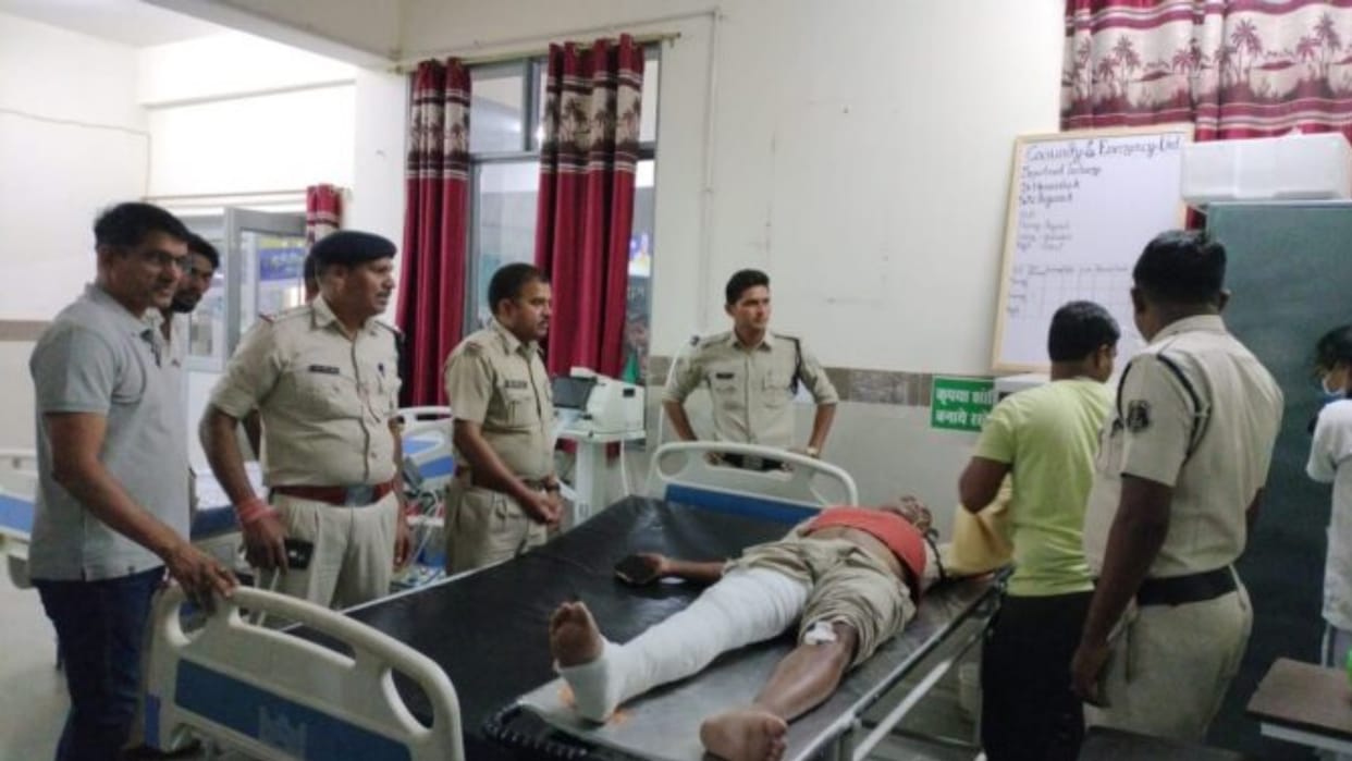 chhattisgarh police two constables riding bike injured in car collision in korba