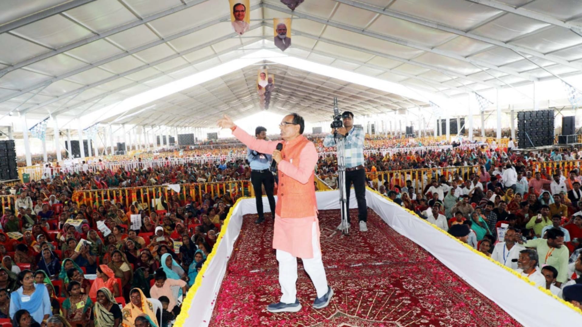 Ladli Bahna Mahasammelan: CM Shivraj sang a song for dear sisters
