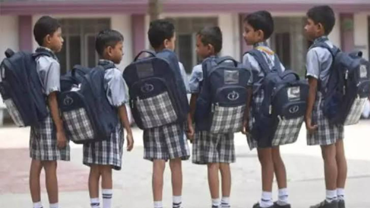Private school operators will not be able to sell dress and books at arbitrary price, collector issued order