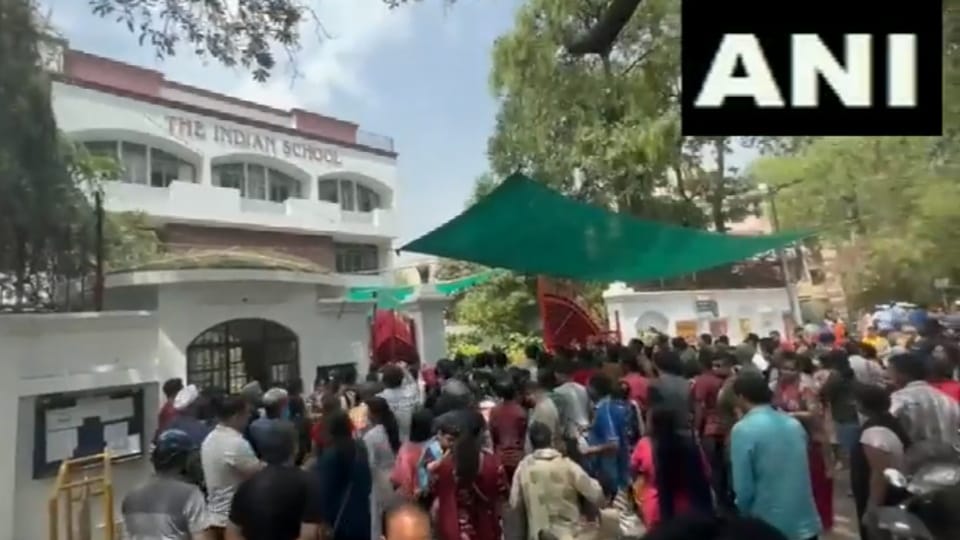 Indian Public School Bomb Threat: Delhi’s Indian School Evacuated After Bomb Threat via Email