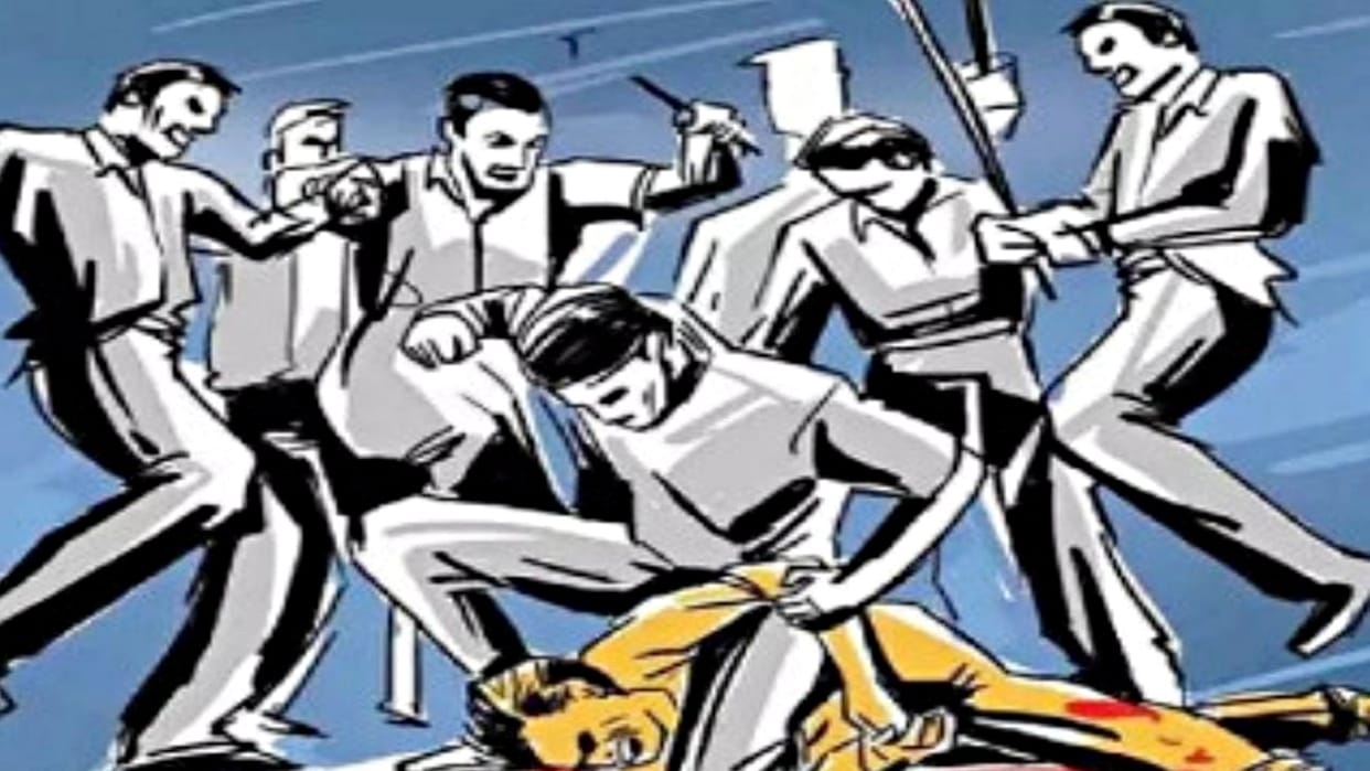 Ujjain: Controversy over love marriage between two parties in Jharda, five people injured