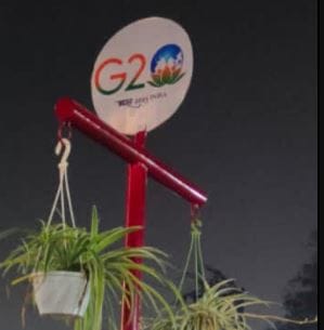 Kashi is getting ready for G20: Seeing the G-20 logo, green dolphin, vertical garden, you will also say 'wow w