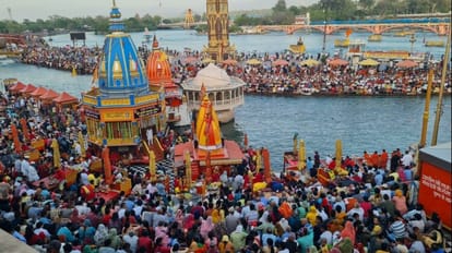 Baisakhi 2023 Snan: हरिद्वार में 1175 पुलिसकर्मी तैनात, चार सुपर जोन, 15 जोन व 39 सेक्टर में बंटा मेला क्षेत्र Baisakhi 2023: Haridwar Mela Area divided into four super zones 15 zones and 39 sector