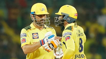 CSK vs RR: कप्तान धोनी ने बल्लेबाजों के सिर फोड़ा हार का ठिकरा, बीच के ओवरों में डॉट बॉल खेलने पर लगाई क्लास CSK vs RR: Captain MS Dhoni Underlines reason behind Chennai loss against Rajasthan in IPL 2023