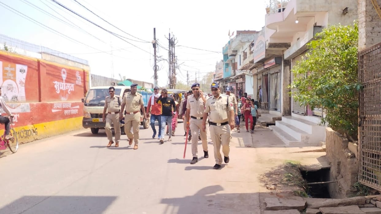 Three miscreants arrested for firing and bombing, police took out a procession of the accused