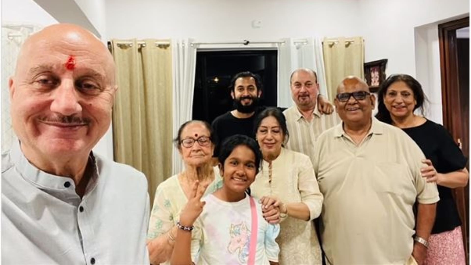 Anupam Kher recalls his last conversation with Late actor friend Satish Kaushik hours before his death