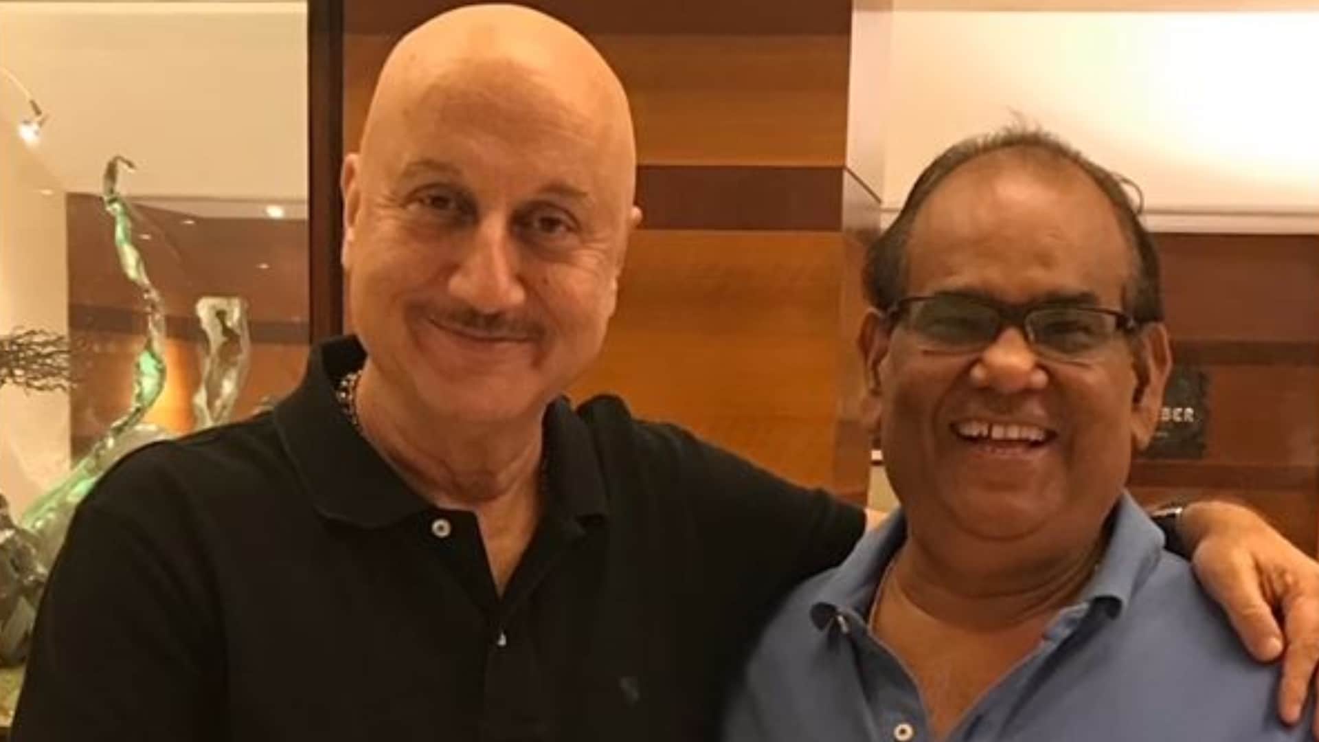 anupam kher shared special video as he remember satish kaushik on his birth anniversary fans get emotional