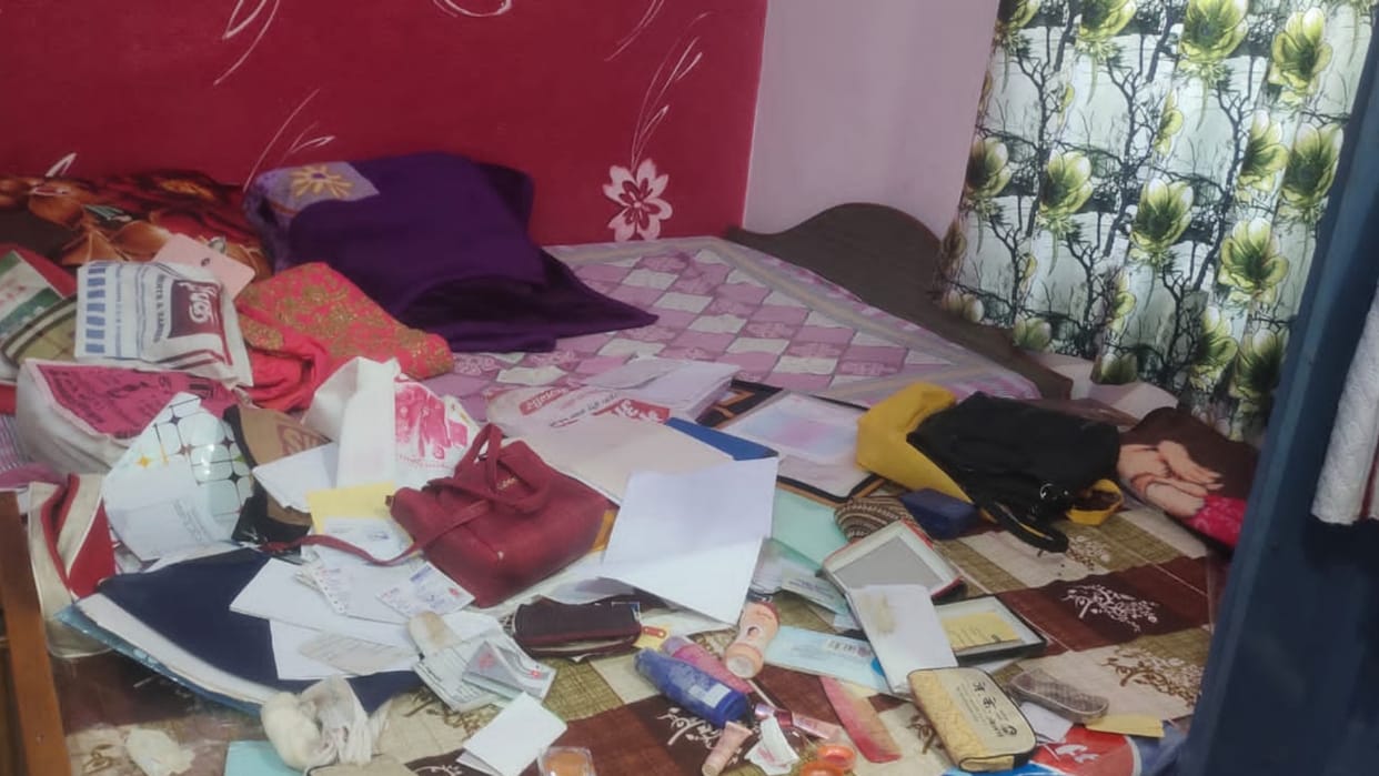 Jewelry worth two lakh stolen by breaking lock of teacher's house in Janjgir-Champa