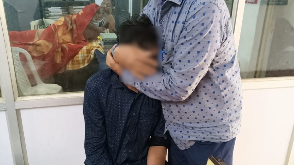 chhattisgarh young man attempted suicide by jumping into river after dispute with wife in Jagdalpur