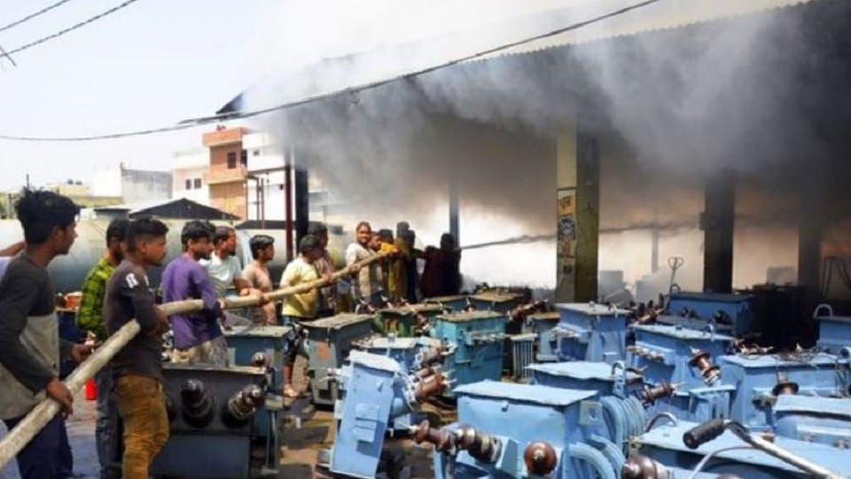 Fierce fire broke out in Power Corporation workshop in Budaun