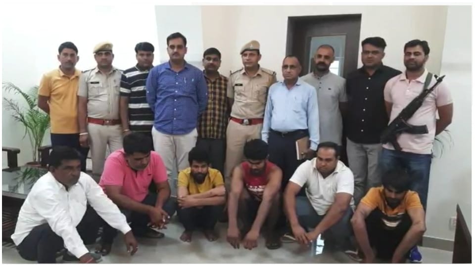 Gang stealing wire of high tension line six including sarpanch and sarpanch husband arrested in jhunjhunu