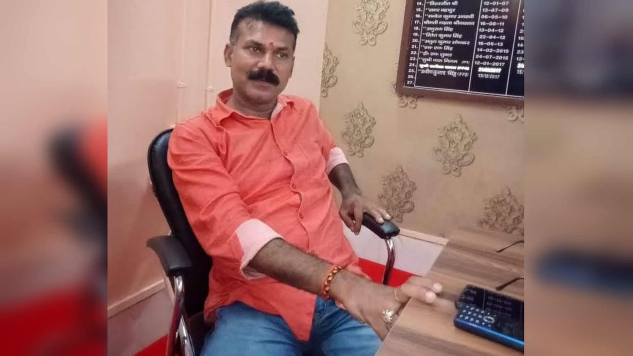 Dead body of head constable posted in Gorakhpur found hanging