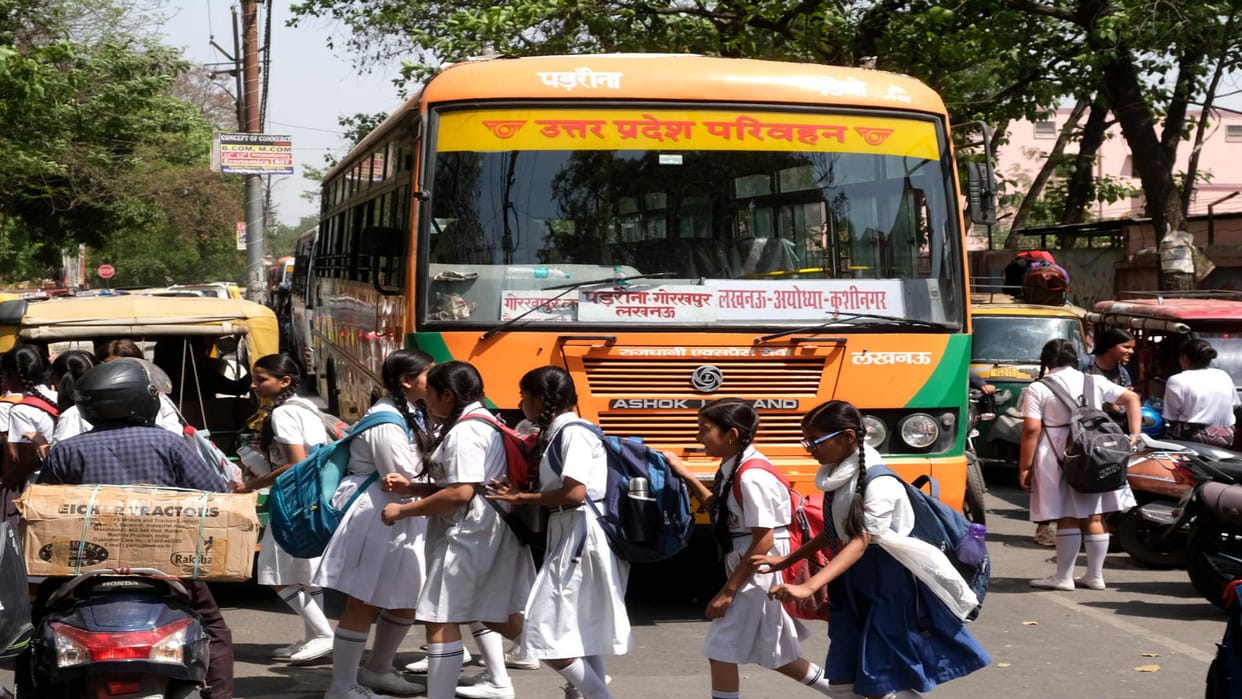 Jam and dangers test after school leave in Gorakhpur