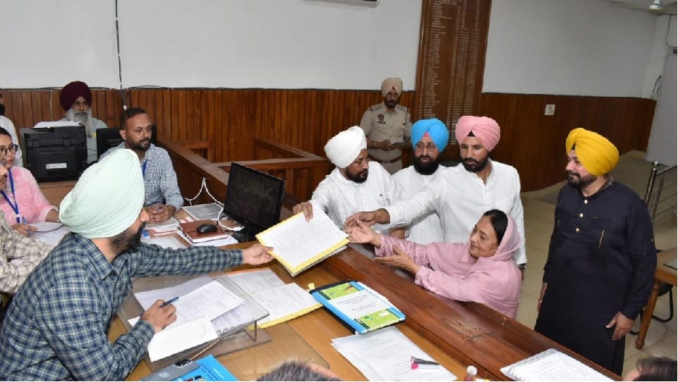 Former Punjab CM Channi taunts AAP in a poetic way