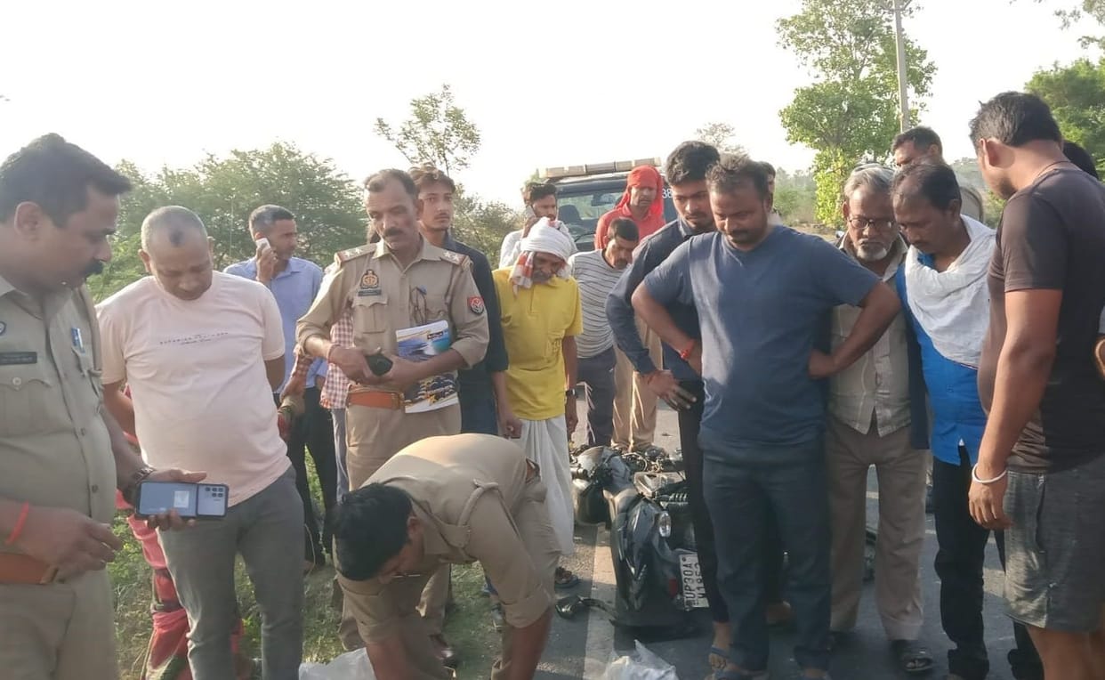 Unnao road accident, speeding dumper and bike collided, young man died and companion injured