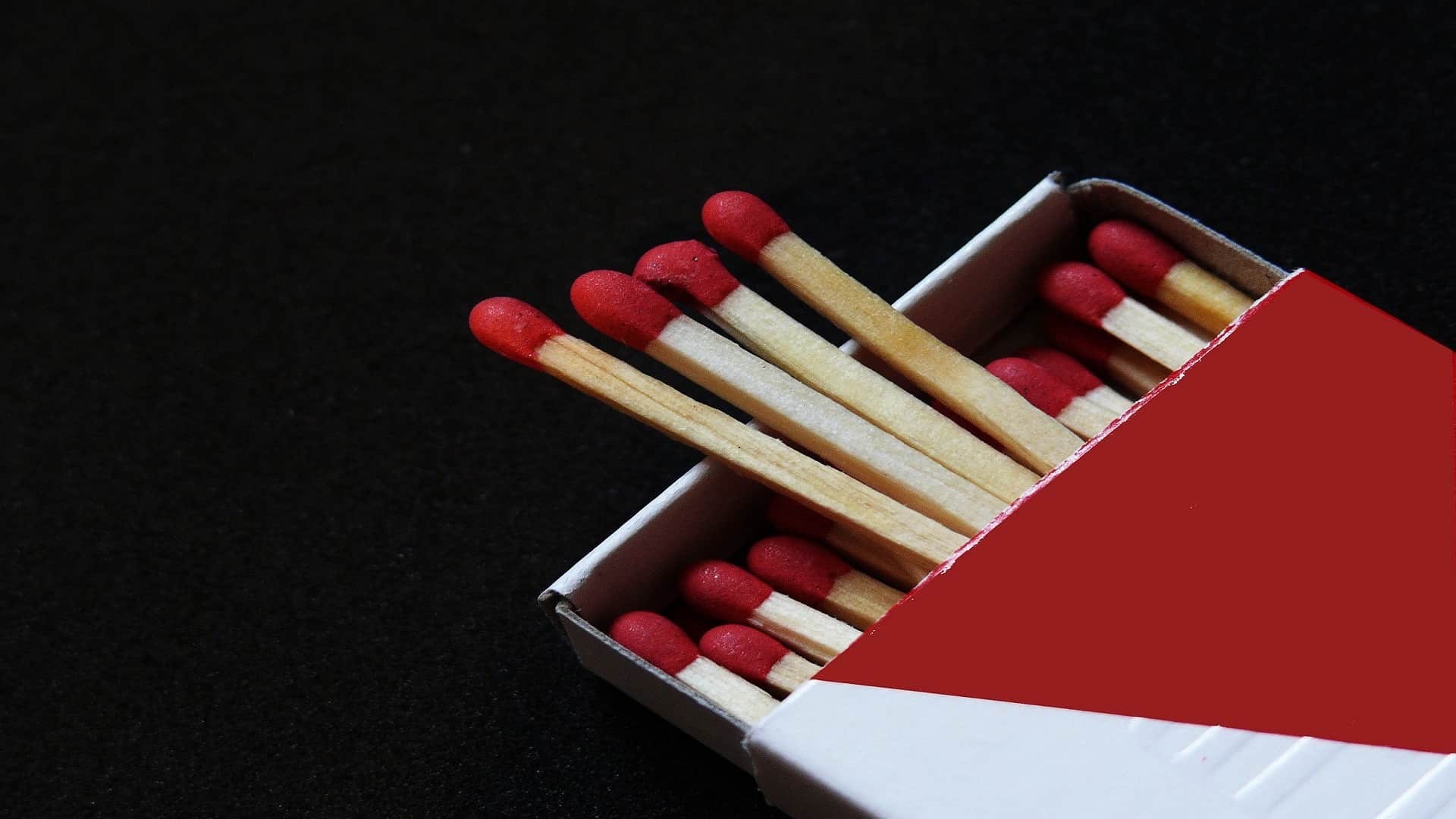 Kitchen Hacks Lighters Safety Tips Using Matchsticks For Lighting Gas Stove Is Safe in Hindi