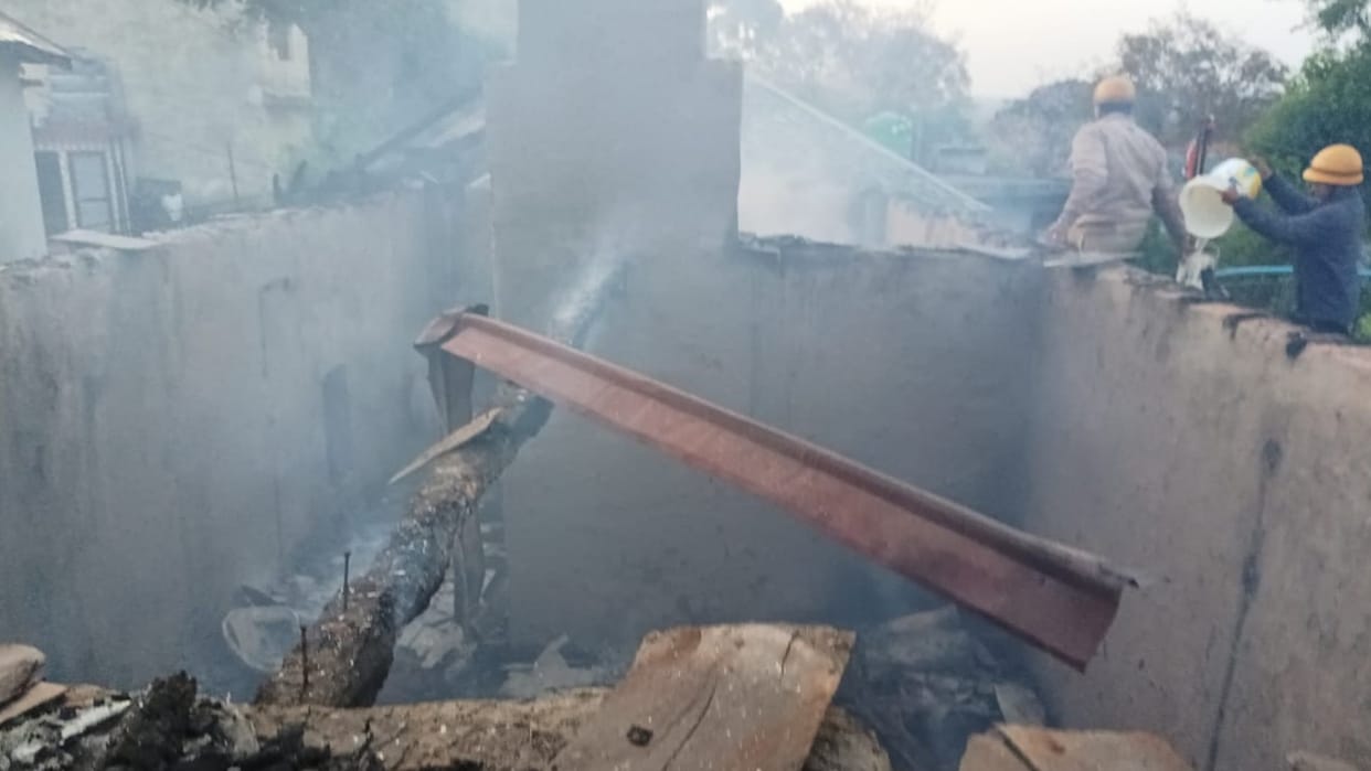 Government Teacher burnt to death after house catches fire in Hamirpur himachal Pradesh