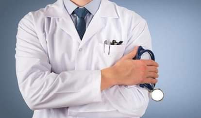 डॉक्टर।